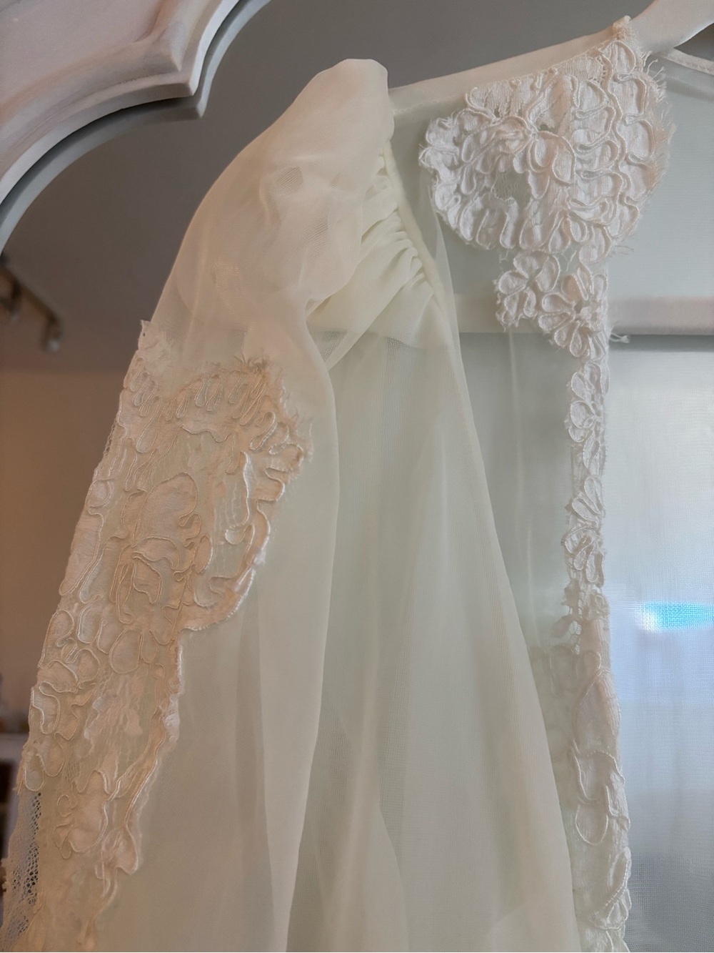 Vintage capped sleeve lace robe S - Picture 4 of 5